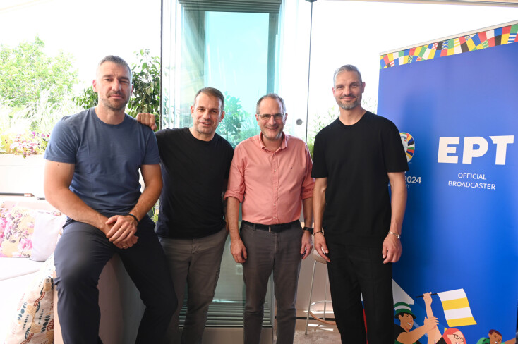 Ο πρόεδρος της ΕΡΤ Κωνσταντίνος Ζούλας με τους Γιούρκα Σεϊταρίδη, Ντέμη Νικολαΐδη και Άγγελο Χαριστέα