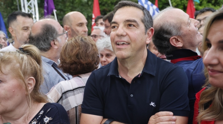 Ο Αλέξης Τσίπρας στην κεντρική προεκλογική ομιλία του Στέφανου Κασσελάκη στο Σύνταγμα