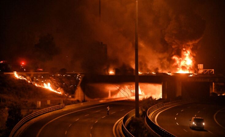 Ισθμός: Στο «κόκκινο» η κυκλοφορία των οχημάτων - Τεράστια προβλήματα αντιμετωπίζουν οι οδηγοί