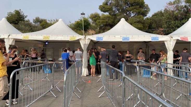 Ανταποκρίθηκε ο κόσμος στο κάλεσμα των Coldplay για το βιντεοκλίπ στο Ηρώδειο