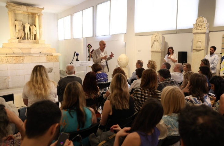 «Γνωριμία με τα άγνωστα αρχαία θέατρα της Ελλάδας»: άποψη από τη συνέντευξη Τύπου