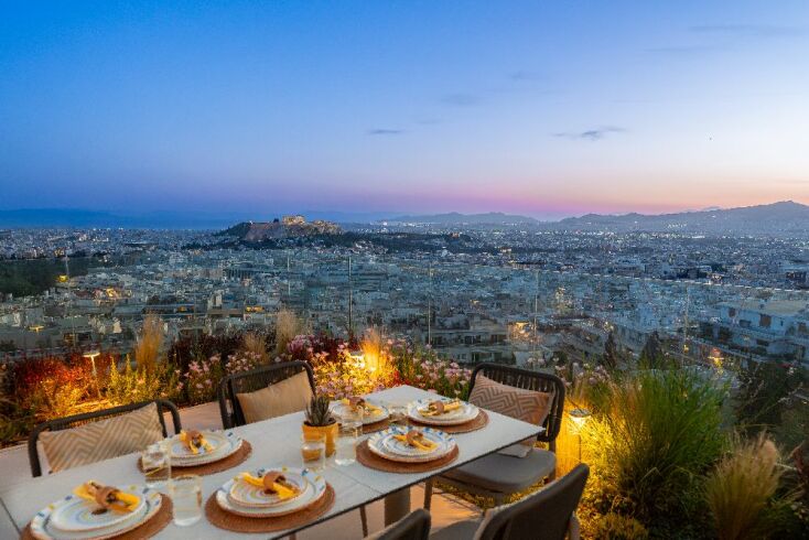 Vertigo Pool & Sunset bar