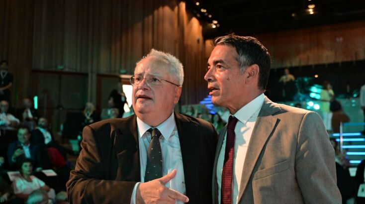 Τσίπρας και Ζάεφ βράβευσαν τον Νίμιτς στη «Διεθνή Διάσκεψη για την Ειρήνη και τη Βιώσιμη Ανάπτυξη» 