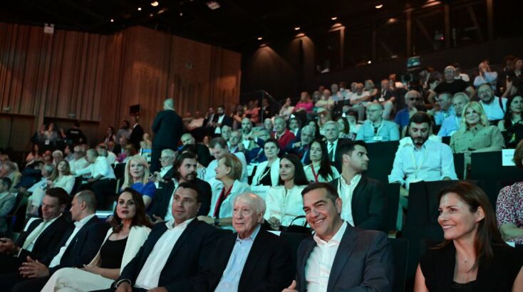 Τσίπρας και Ζάεφ βράβευσαν τον Νίμιτς στη «Διεθνή Διάσκεψη για την Ειρήνη και τη Βιώσιμη Ανάπτυξη» 