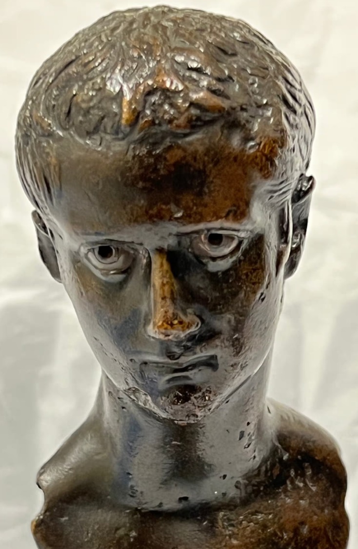 Κι όμως, αυτός ο μελαγχολικός νεαρός ήταν ο Καλιγούλας 