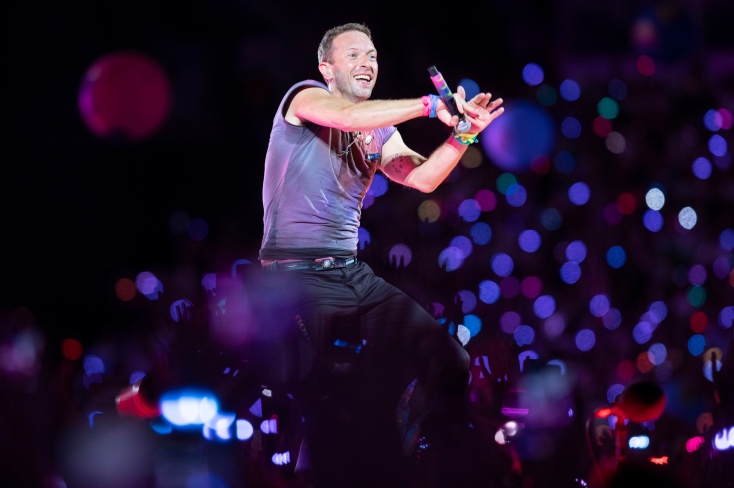 Coldplay: Οι συναυλίες τους στην Αθήνα και η μεγάλη απήχηση του ποπ συγκροτήματος στις νέες γενιές