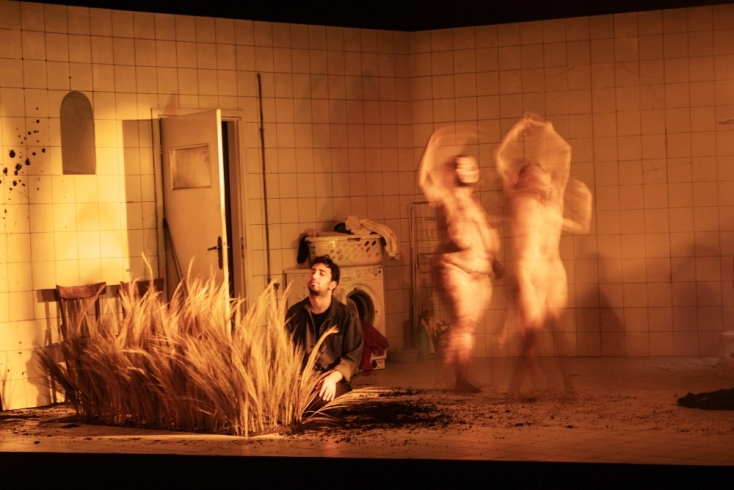 Μάριο Μπανούσι, «Taverna Miresia* - Mario, Bella, Anastasia» 