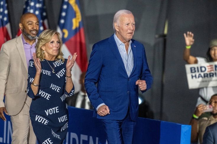 ΗΠΑ: Η Πρώτη Κυρία Τζιλ Μπάιντεν στο εξώφυλλο της Vogue για τον Αύγουστο - Η σύζυγος του Αμερικανού προέδρου στην πρώτη γραμμή της προεκλογικής εκστρατείας