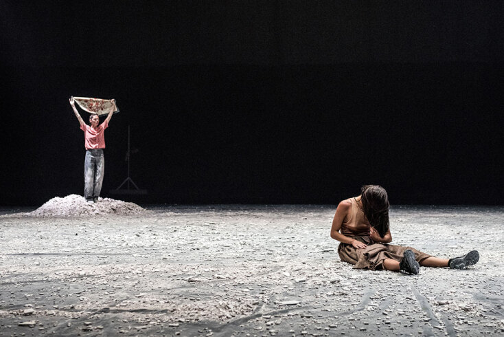 «Μιντάτι» της Τζένης Αργυρίου, στην Πειραιώς 260 στα πλαίσια του Φεστιβάλ Αθηνών