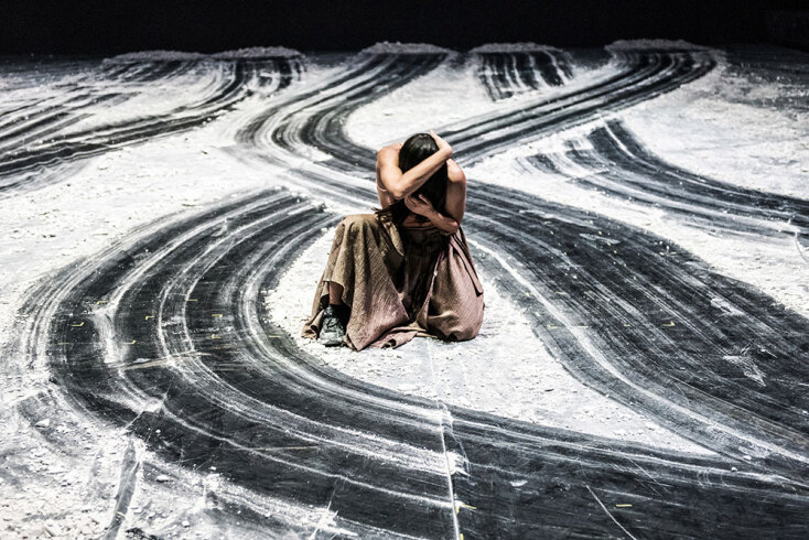 «Μιντάτι» της Τζένης Αργυρίου, στην Πειραιώς 260 στα πλαίσια του Φεστιβάλ Αθηνών