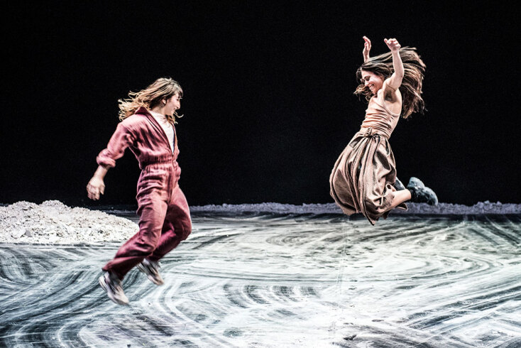 «Μιντάτι» της Τζένης Αργυρίου, στην Πειραιώς 260 στα πλαίσια του Φεστιβάλ Αθηνών