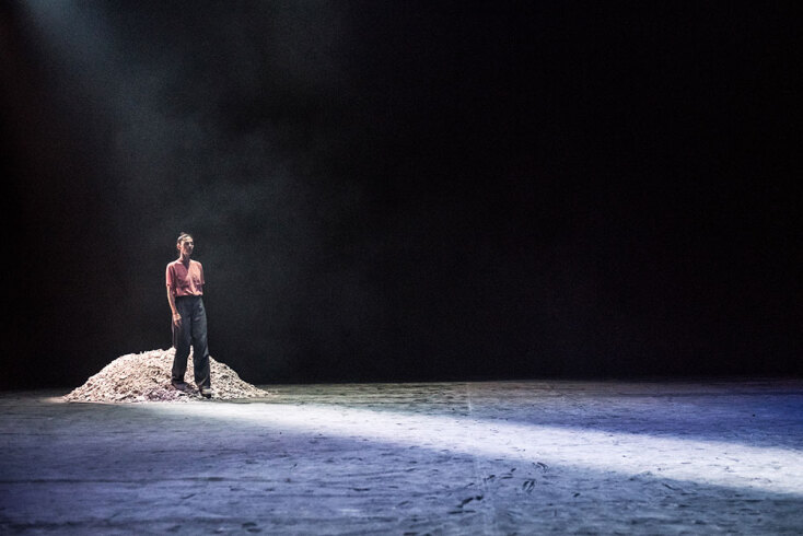 «Μιντάτι» της Τζένης Αργυρίου, στην Πειραιώς 260 στα πλαίσια του Φεστιβάλ Αθηνών