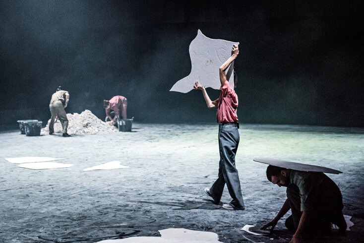 «Μιντάτι» της Τζένης Αργυρίου, στην Πειραιώς 260 στα πλαίσια του Φεστιβάλ Αθηνών