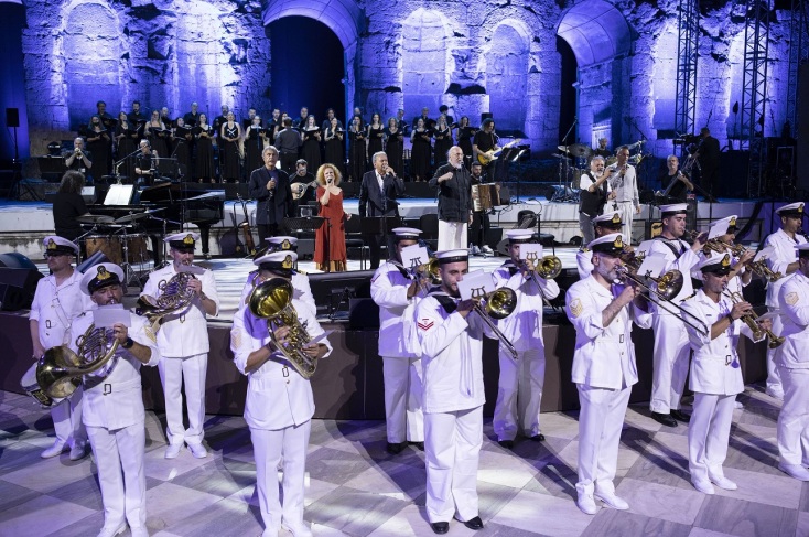 Διονύσης Σαββόπουλος: Η συναυλία - αφιέρωμα για τα 50 χρόνια από την αποκατάσταση της Δημοκρατίας στο Ηρώδειο - Στο πλαίσιο του Φεστιβάλ Αθηνών και Επιδαύρου.