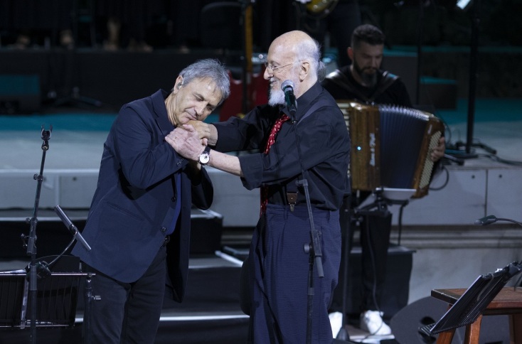 Διονύσης Σαββόπουλος: Η συναυλία - αφιέρωμα για τα 50 χρόνια από την αποκατάσταση της Δημοκρατίας στο Ηρώδειο - Στο πλαίσιο του Φεστιβάλ Αθηνών και Επιδαύρου.