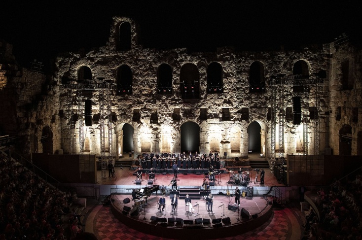 Διονύσης Σαββόπουλος: Η συναυλία - αφιέρωμα για τα 50 χρόνια από την αποκατάσταση της Δημοκρατίας στο Ηρώδειο - Στο πλαίσιο του Φεστιβάλ Αθηνών και Επιδαύρου.