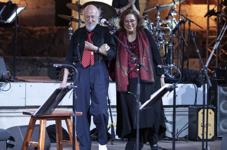 Διονύσης Σαββόπουλος: Η συναυλία - αφιέρωμα για τα 50 χρόνια από την αποκατάσταση της Δημοκρατίας στο Ηρώδειο - Στο πλαίσιο του Φεστιβάλ Αθηνών και Επιδαύρου.