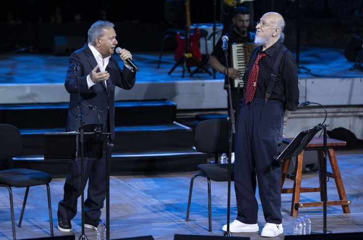 Διονύσης Σαββόπουλος: Η συναυλία - αφιέρωμα για τα 50 χρόνια από την αποκατάσταση της Δημοκρατίας στο Ηρώδειο - Στο πλαίσιο του Φεστιβάλ Αθηνών και Επιδαύρου.