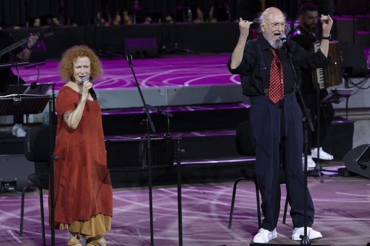 Διονύσης Σαββόπουλος: Η συναυλία - αφιέρωμα για τα 50 χρόνια από την αποκατάσταση της Δημοκρατίας στο Ηρώδειο - Στο πλαίσιο του Φεστιβάλ Αθηνών και Επιδαύρου.