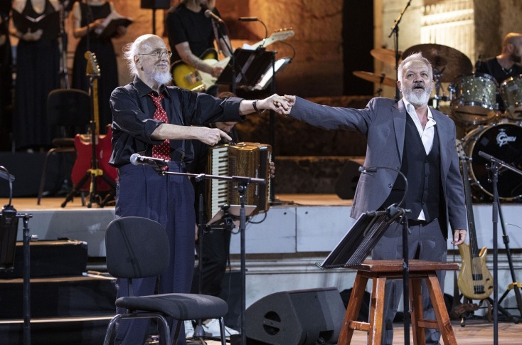 Διονύσης Σαββόπουλος: Η συναυλία - αφιέρωμα για τα 50 χρόνια από την αποκατάσταση της Δημοκρατίας στο Ηρώδειο - Στο πλαίσιο του Φεστιβάλ Αθηνών και Επιδαύρου.