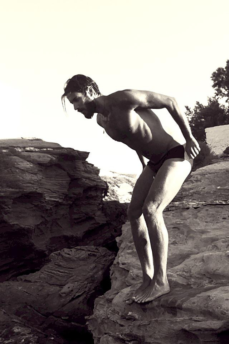 Στη Σίφνο έχω τις πιο ωραίες παιδικές αναμνήσεις - Του Γιώργου Καράβα