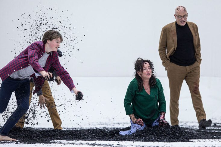 «Μήδεια» του Σάιμον Στόουν στο θέατρο Παλλάς