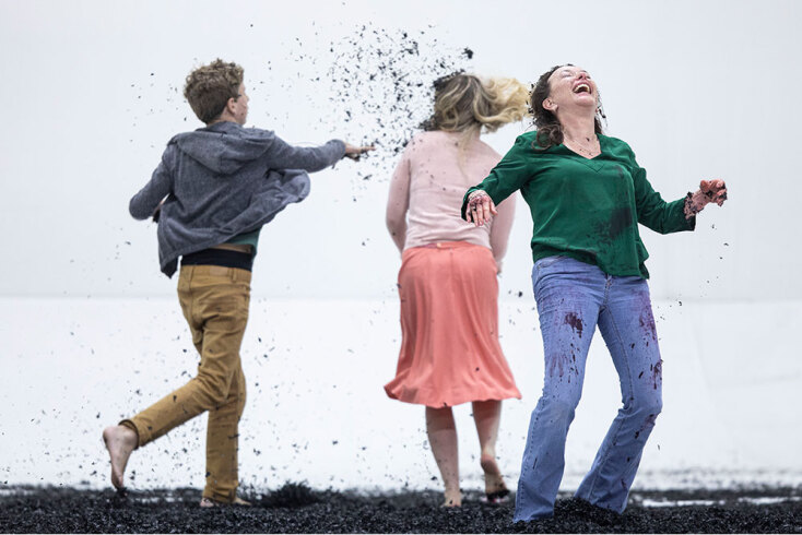 «Μήδεια» του Σάιμον Στόουν στο θέατρο Παλλάς