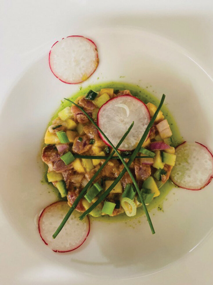 Χρυσόπετρο: Μεσογειακή κουζίνα με σύγχρονες πινελιές στη Σάμο