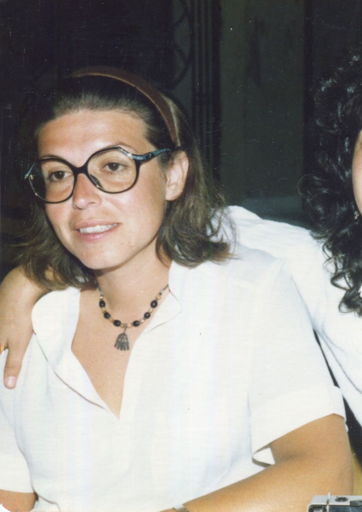 Η υπουργός Πολιτισμού Λίνα Μενδώνη καλοκαίρι στη Τζια