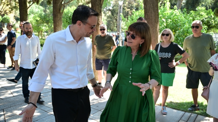 Η κ. Σακελλαροπούλου με τον κ. Δήμαρχο Αθηναίων, κ. Χάρη Δούκα