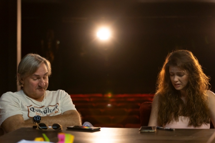 Ο Άκης Σακελλαρίου και η Κωνσταντίνα Κλαψινού στην ανάγνωση του έργου