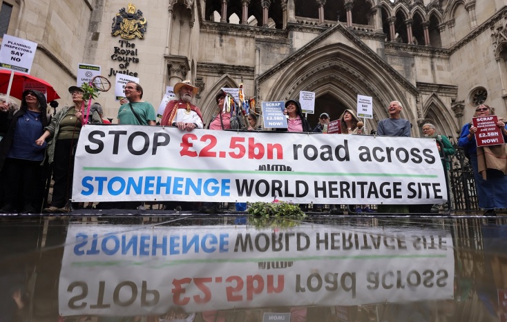 Στόουνχεντζ: Δεν προστέθηκε στον κατάλογο μνημείων σε κίνδυνο της Unesco - Ανοίγει ο δρόμος για το αμφιλεγόμενο σχέδιο κατασκευής σήραγγας, λένε οι ακτιβιστές