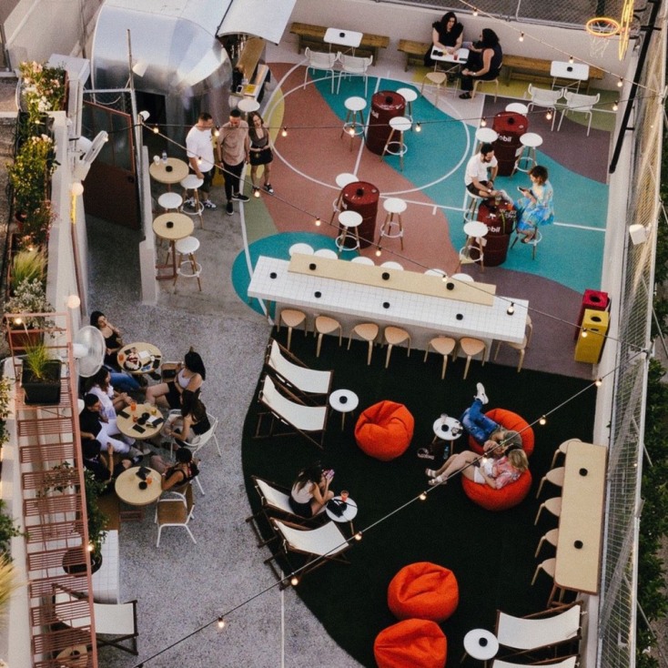 10 ταράτσες για ένα χαλαρό και δροσερό καλοκαίρι στην Αθήνα