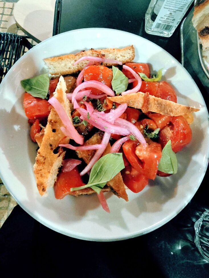 Αφαία, Πετράλωνα