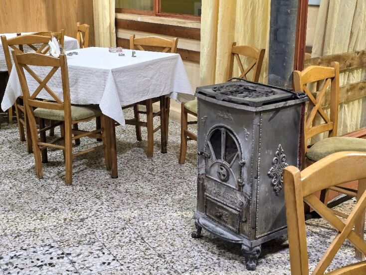 Ταβέρνα Αλίνα, Λουτρά Αιδηψού