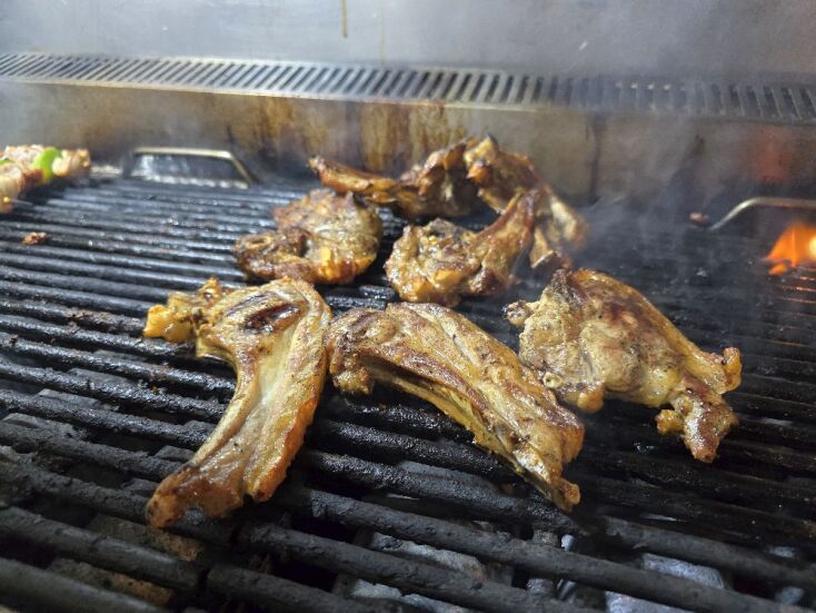 Ψησταριά ο Πόντιος, Λουτρά Αιδηψού