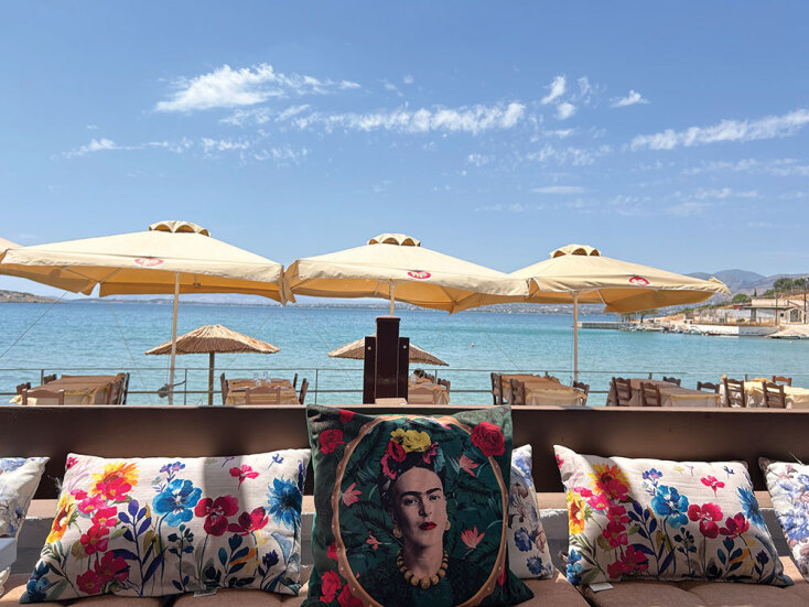 Έπρεπε: Στη Σαλαμίνα για πεντανόστιμο φαγητό και μουσικές βραδιές