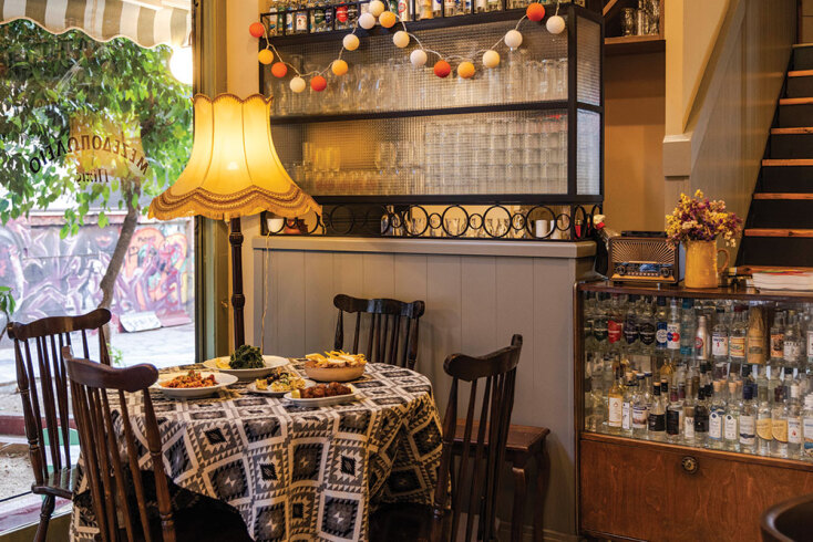 Μεζεδοπωλείο Πίπις: Ασυναγώνιστη γεύση και τέλεια καλοκαιρινή διάθεση