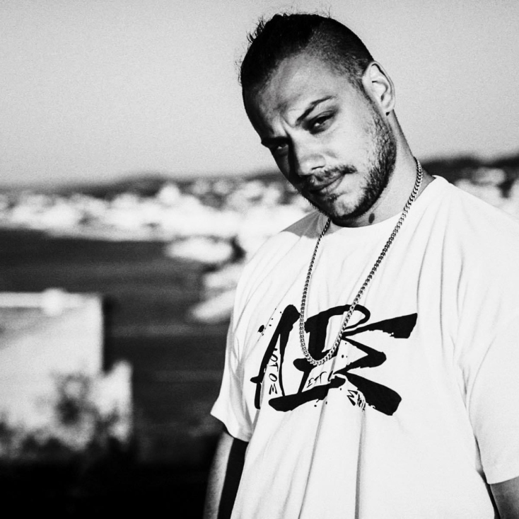 Ο Λόγος Έργου Σκιά των Active Member στον τελευταίο δίσκο του τούρκου ράπερ Ceza με το τραγούδι «Ekinoks»