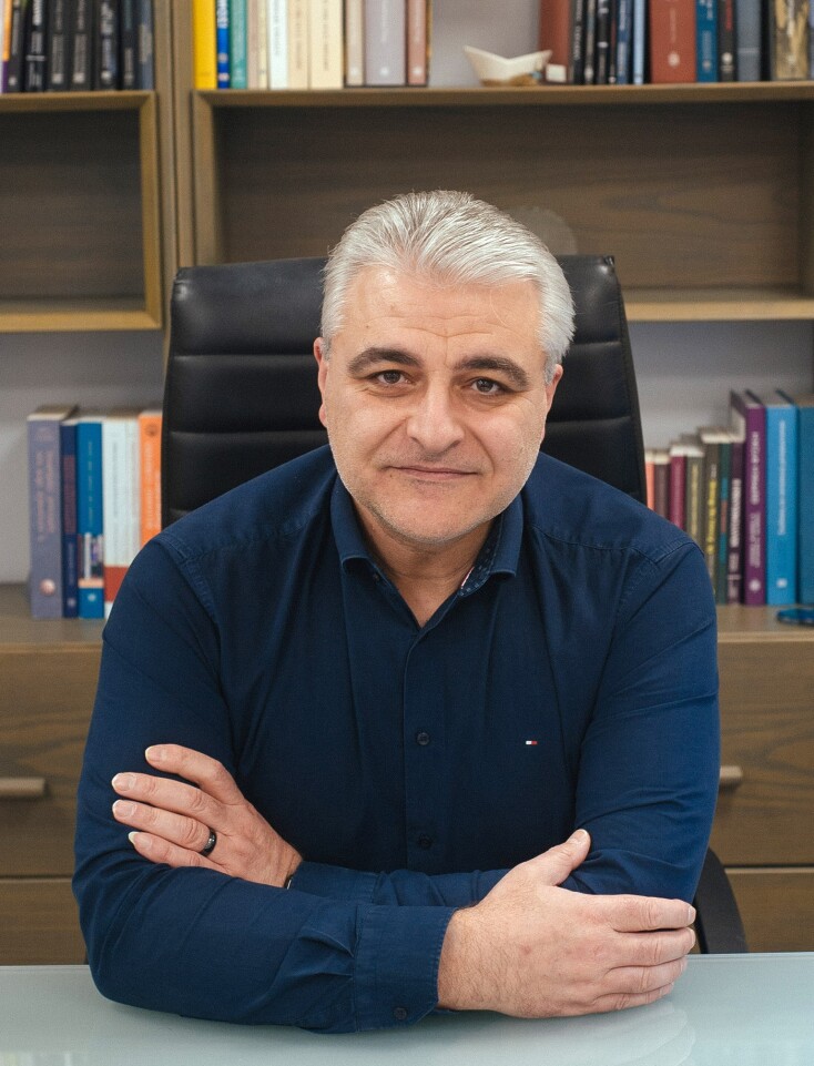 Δρ. Νεκτάριος Ταβερναράκης