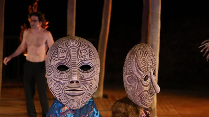 Οι «Όρνιθες» του Άρη Μπινιάρη απογειώθηκαν: Sold out και αποθέωση από 18.400 θεατές στην Επίδαυρο