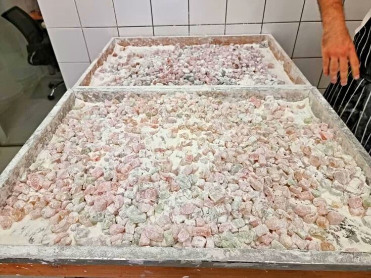 Λουκουμοποιία Βομβύλα, Νέος Κόσμος