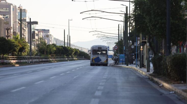 Πόλη «φάντασμα» η Αθήνα ανήμερα του Δεκαπενταύγουστου - Άδειοι οι δρόμοι της πρωτεύουσας