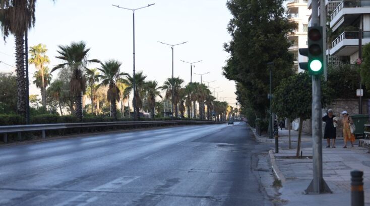 Πόλη «φάντασμα» η Αθήνα ανήμερα του Δεκαπενταύγουστου - Άδειοι οι δρόμοι της πρωτεύουσας