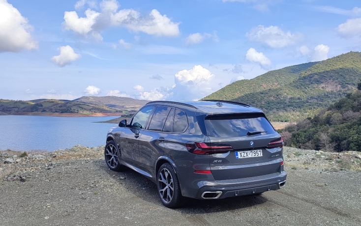 BMW X5 xDrive 50: Καθ΄οδόν για τη λίμνη Σμοκόβου καταλαβαίνεις τι αυτοκίνητο οδηγείς