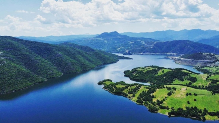 Στον δρόμο για την Λίμνη Σμοκόβου με την νέα BMW X5 xDrive 50e, καταλαβαίνεις τι εξαιρετικό αυτοκίνητο οδηγείς 