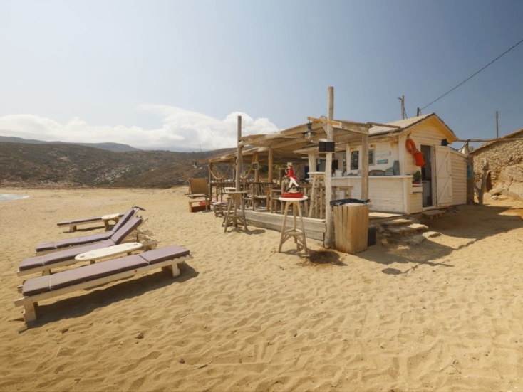 Aτένι: η ωραιότερη παραλία της Ανδρου