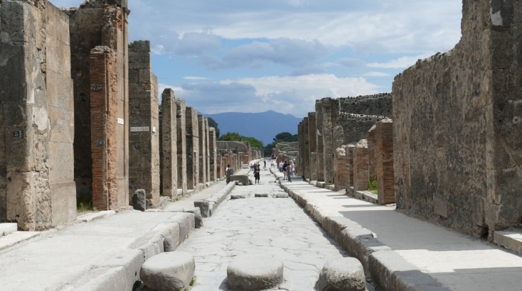 Η πόλη της Πομπηίας έμεινε παγωμένη στον χρόνο εξαιτίας της τέφρας που την κάλυψε