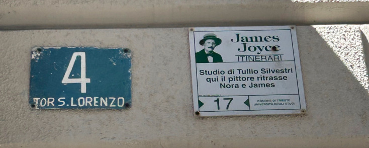 Στο νούμερο 4 της οδού Tor San Lorenzo βρίσκεται το στούντιο του ζωγράφου Τούλιο Σιλβέστρι που είχε ζωγραφίσει τον (για χρόνια κάτοικο της πόλης) Τζέιμς Τζόις και τη γυναίκα του Νόρα Μπαρνάκλ