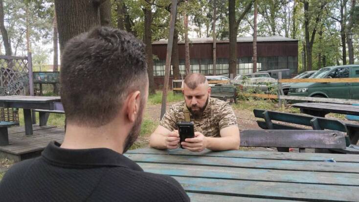 Ο Μαμούκα Μαμουλασβίλι, διοικητής της Γεωργιανής Λεγεώνας, περιγράφει κάθε πτυχή του πολέμου στην Ουκρανία τα τελευταία 2,5 χρόνια.